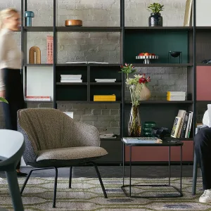 Poltrona lounge se:café soft lounge chair con base in faggio naturale