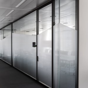 Monitor per videoconferenza integrato nella parete W80