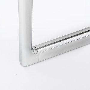 Toa desk 240×90 con canalina rossa decentrata per i cavi