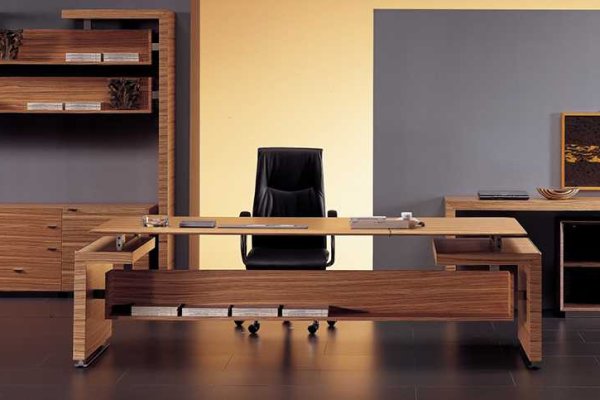 Arredamento studio notarile: sala delle stipule, scrivania del notaio e archivio