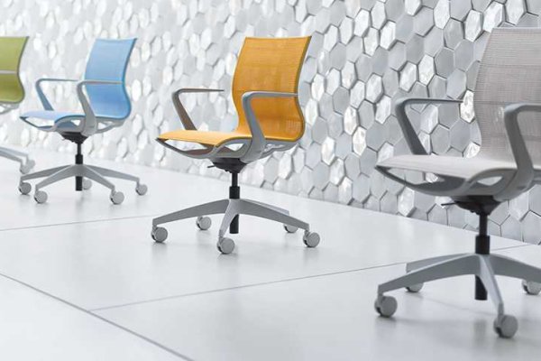 Sedie per ufficio con rotelle: quali ruote per parquet, marmo e moquette