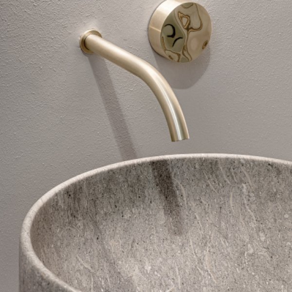 Miscelatore CEA Design in acciaio inox in un bagno di rappresentanza