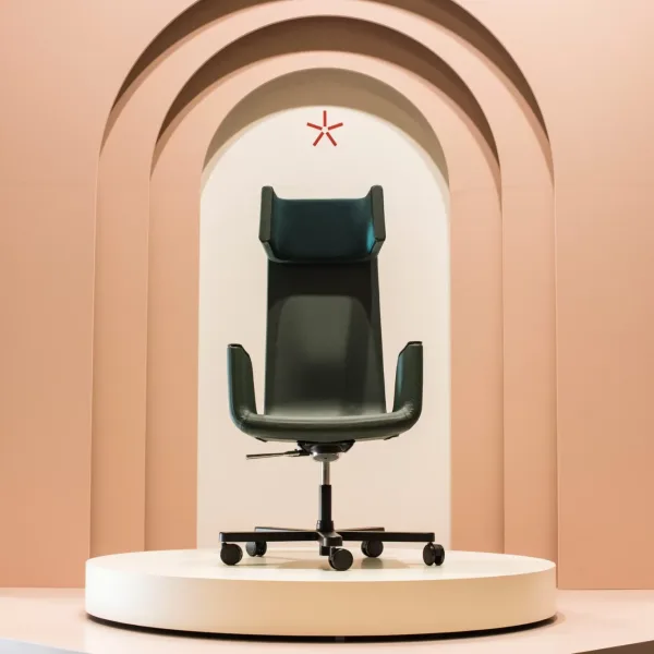 Seduta di design Luxy in un ambiente di lavoro